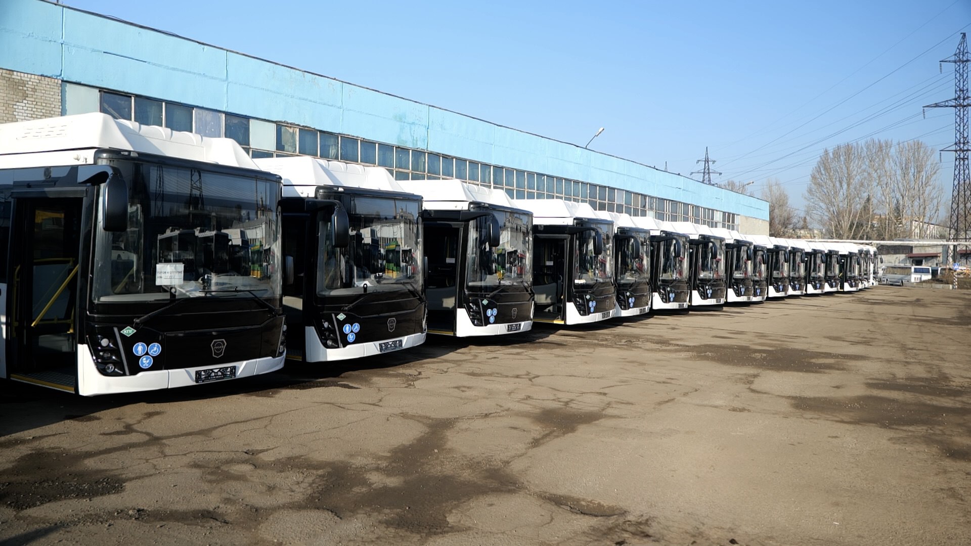 С 15 января в Саратове два автобусных маршрута заработают по брутто-контрактам